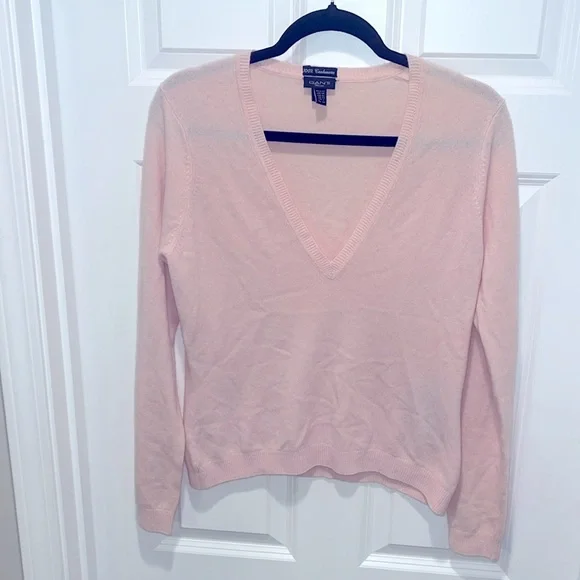 GANT 100% Cashmere V Neck Medium Sweater Pink luxury brand coastal preppy - Picture 3 of 11